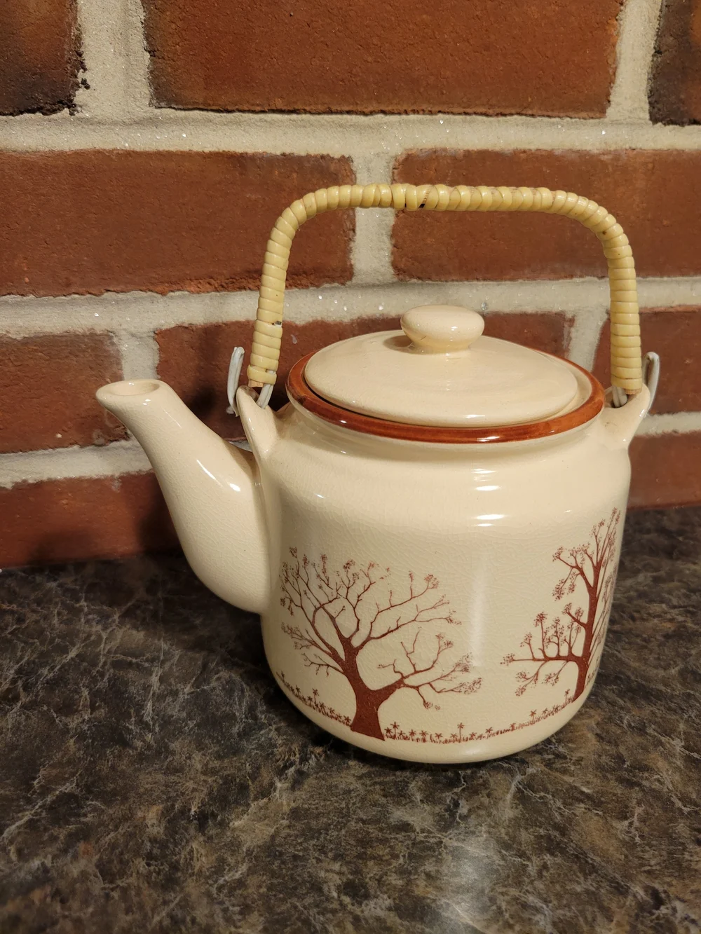 N/A cream ceramic
